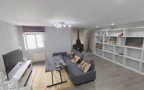 A un paso de la playa, amplio apartamento